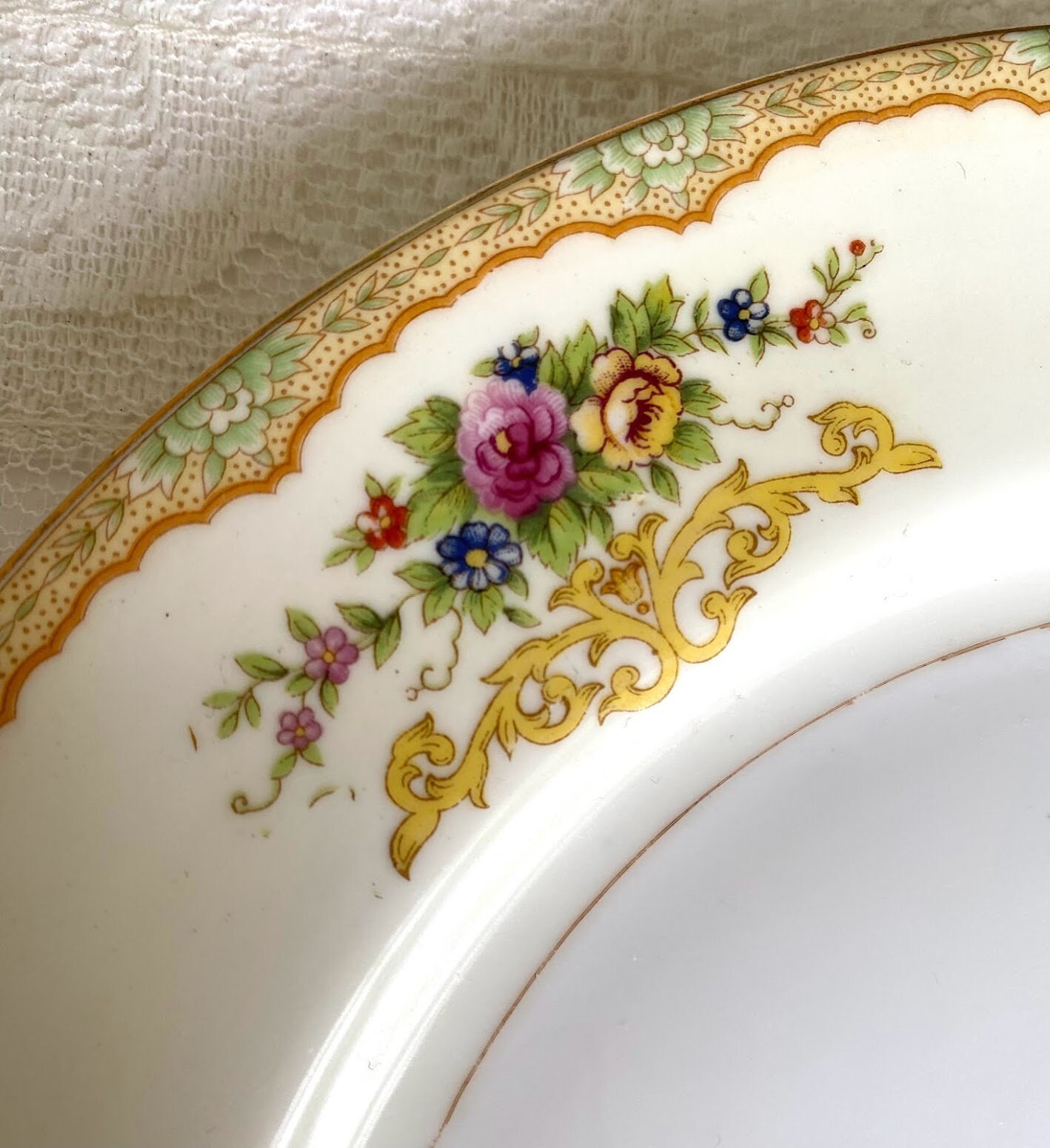 Vintage Kikusui Japan 7 Piece Place Setting - Tan & Green Border