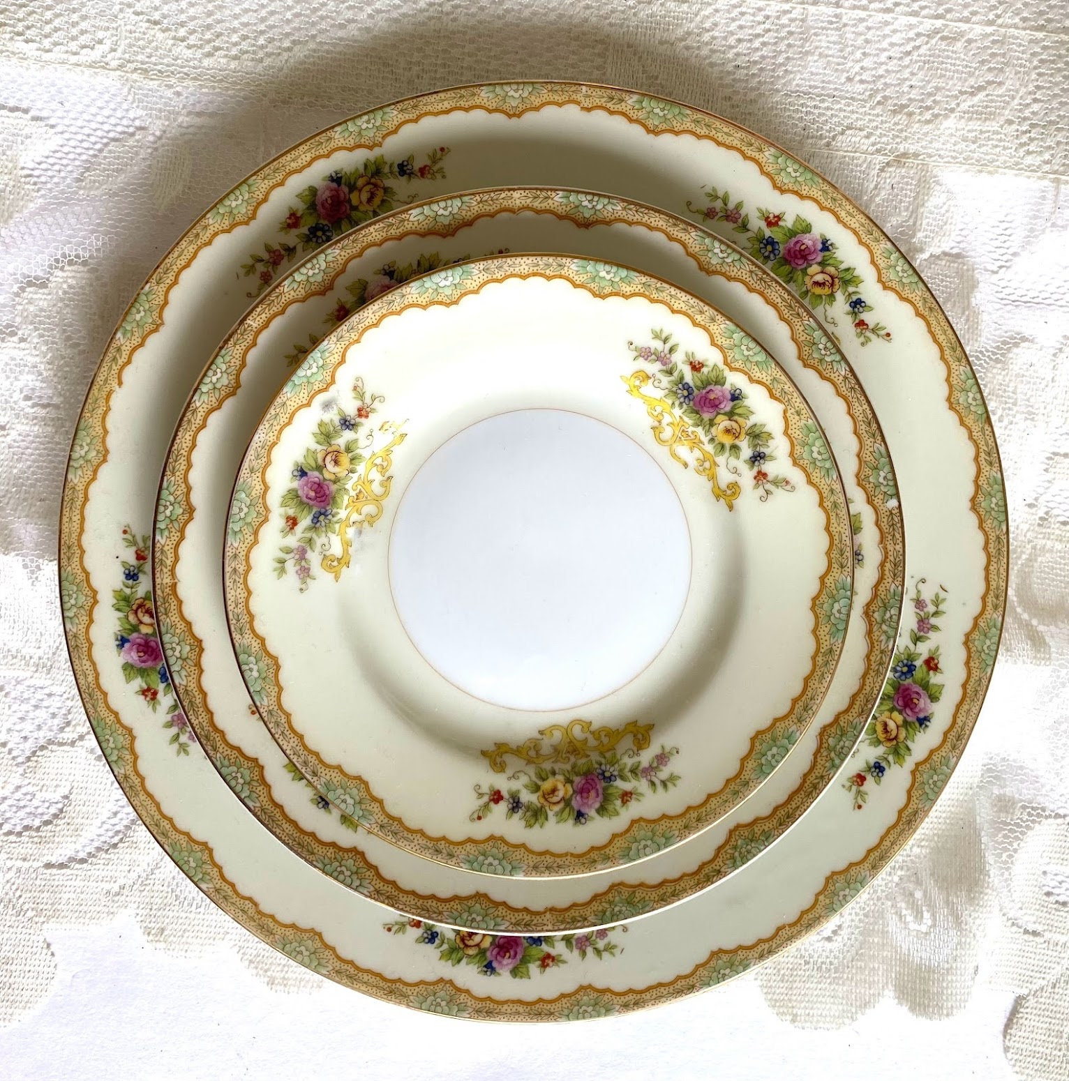 Vintage Kikusui Japan 7 Piece Place Setting - Tan & Green Border