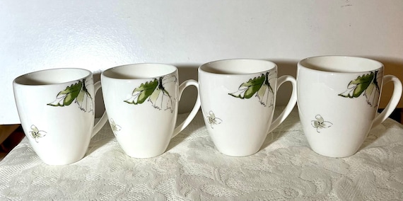 Wedgwood Vera Wang Floral Leaf Mug - Set of 2, Green, Outlined