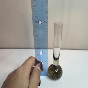 Vintage handblåst knoppvas med kontrollerade bubblor