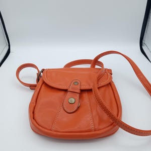 Petit sac porté épaule vintage en cuir orange