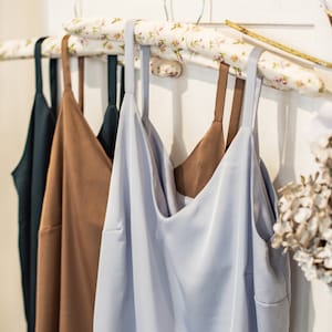 Top de cetim de seda Armani, blusa luxuosa, top de cetim de seda chique, roupa de seda, regata de seda de cetim sem mangas, top curto, camiseta feminina, blusas femininas