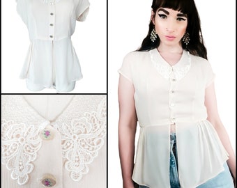 Vintage jaren 1990 Lace puntige Chelsea kraag Dorothy Shoelen blouse | Jaren '90 Crème Coquette Dainty Rose Button Flowy Blouse