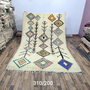 Tapis Azilal Marocain Authentique – Fait Main en Laine Naturelle – Design Bohème et Motifs Berbères Uniques