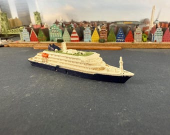 Bremen - 1/1250 Scale Cruise Ship Ocean Liner Model - Mercator