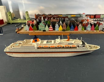 Model Ocean Liner S.S. Oriana Cruise Ship Model 19