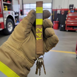 Portachiavi personalizzato da vigile del fuoco / Portachiavi autentico da pompiere in pensione / Regalo personalizzato con nome riflettente / Regalo per soccorritori