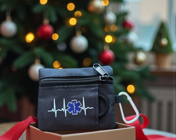 Healthcare professionals compact EMT medical ID wallet carabiner clip durable black design first responder functional accessory pouch