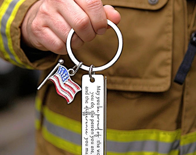 Firefighter USA Flag Keychain Academy Graduation Keepsake American Flag Patriotic Keyring Firefighter Appreciation Souvenir