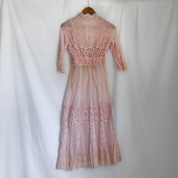 1900s antique vintage Edwardian eyelet lace dress… - image 3