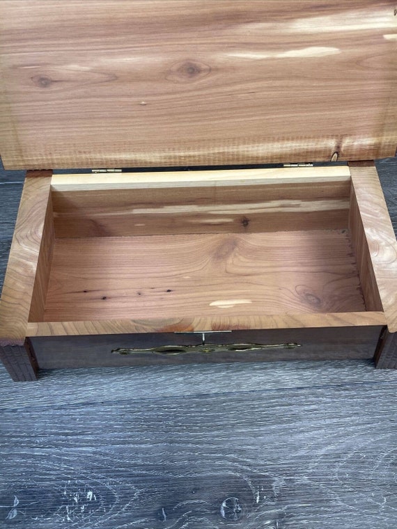 Amish cedar chest for sale deals