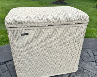 Vintage MCM Redmon Woven Wicker Laundry Clothes Hamper Basket White 20x20x11”