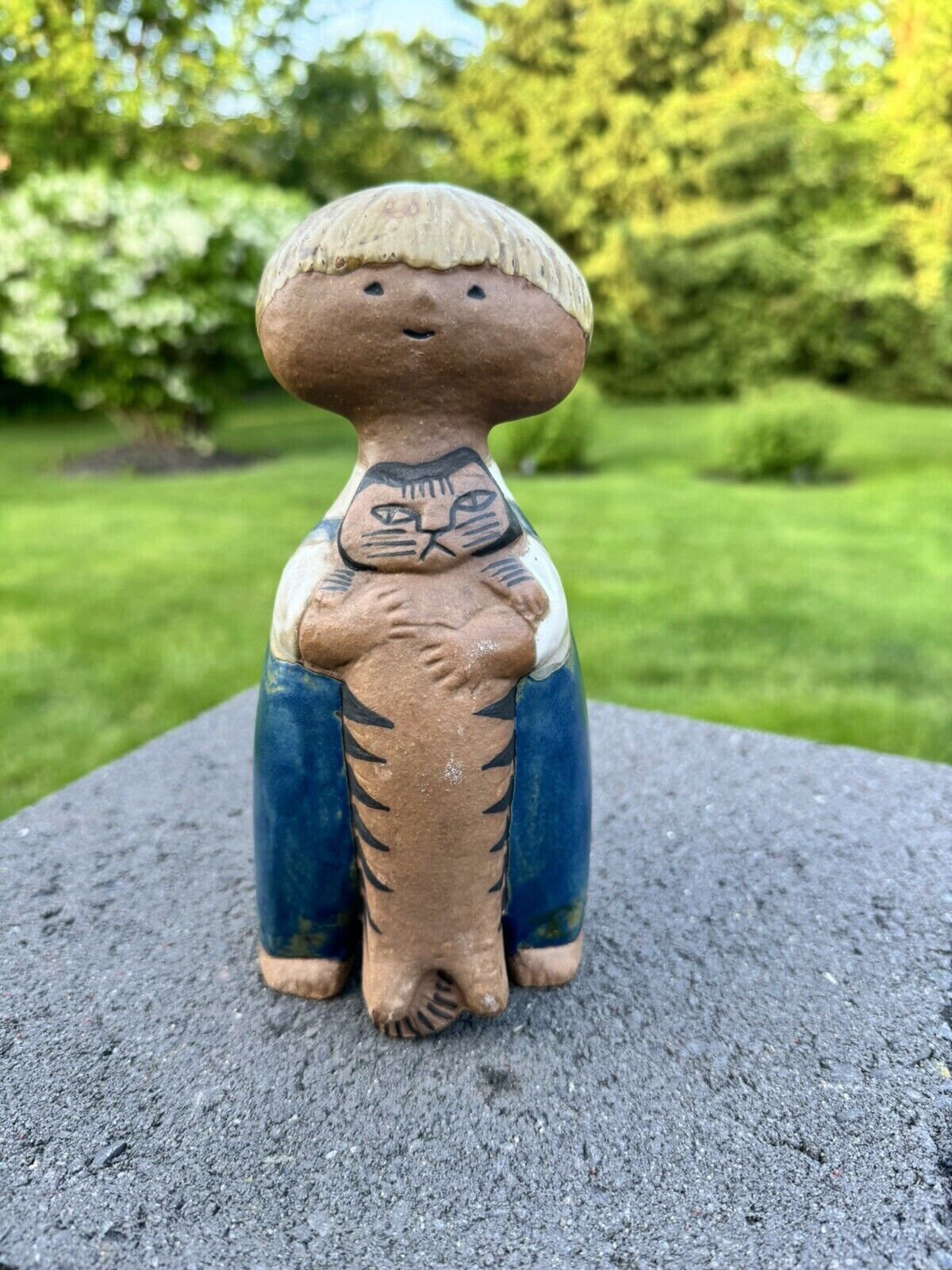 An Overview of Lisa Larson's Bears