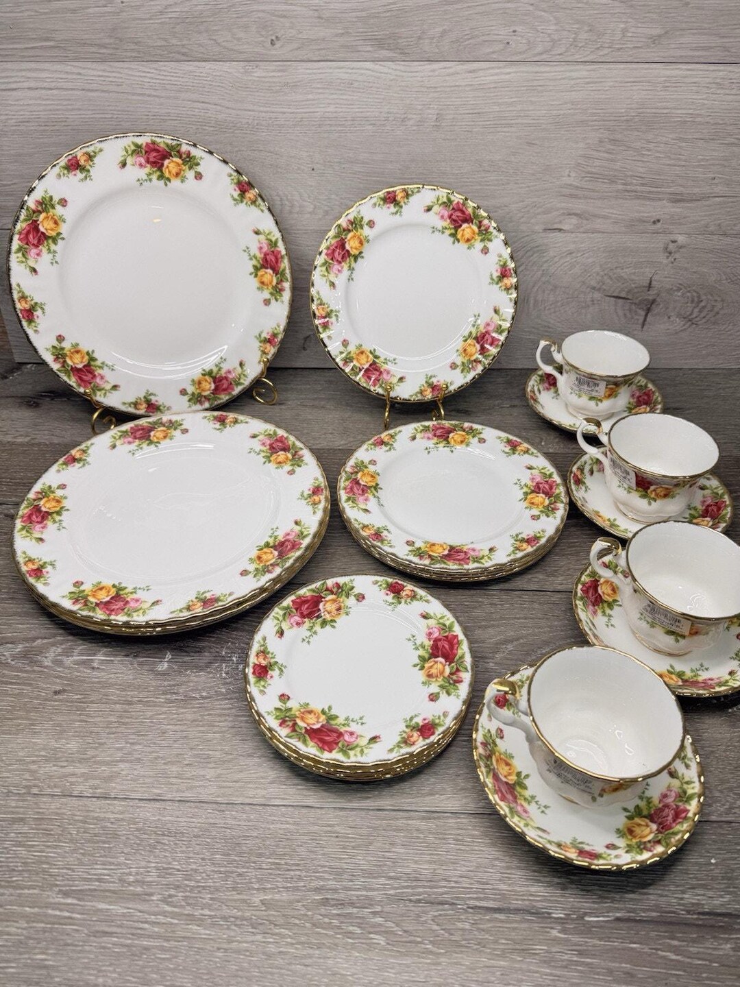 Royal Albert Old Country Roses 20 Piece Dinnerware Set( Serve 4) ~new
