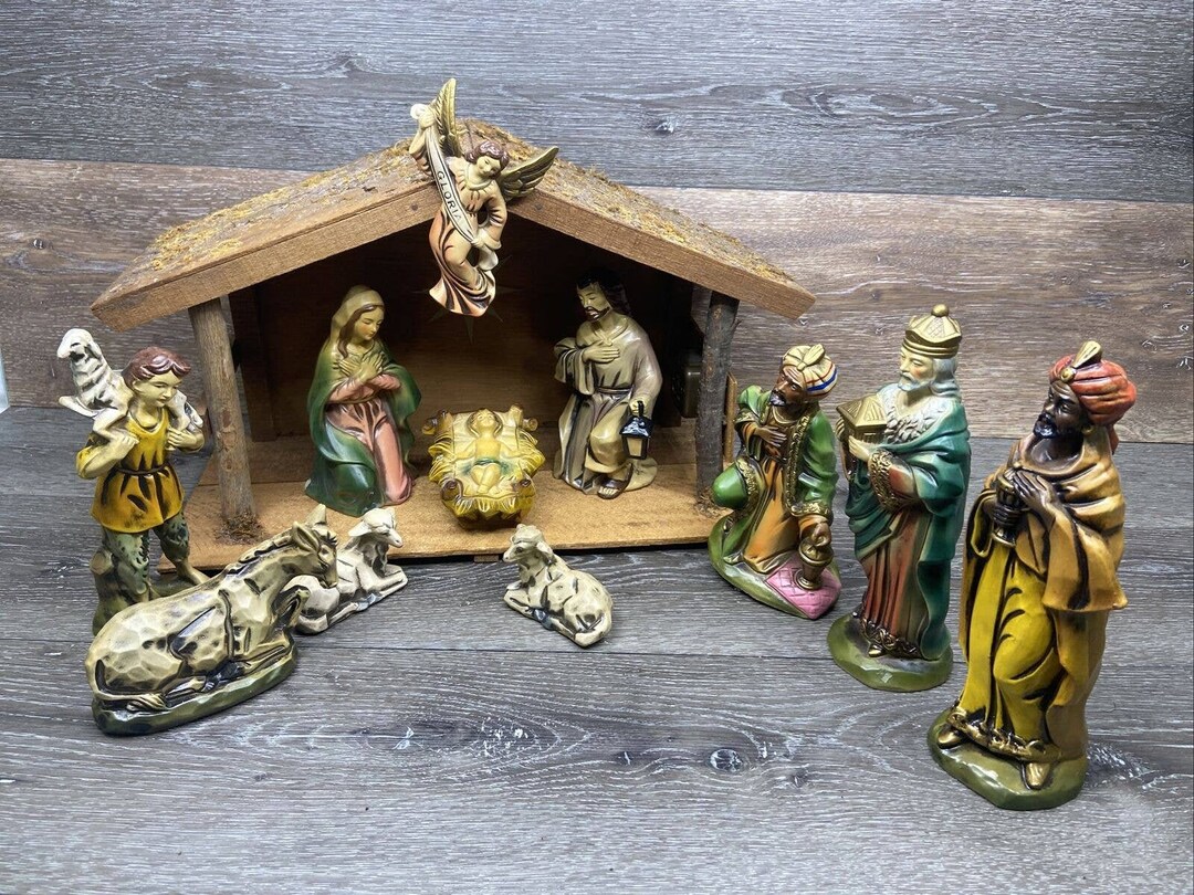 Vintage Japanese Nativity Set 9.5 Figurine 19x11musical Stable set of