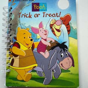 Libreta infantil vintage reutilizada de Winnie the Pooh "Truco o trato", 1997