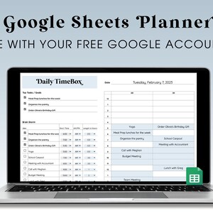 Op de afbeelding: Een laptopcomputer die een Google Sheets-plannertemplate weergeeft met de titel "Daily TimeBox" en een dagschema voor dinsdag 7 februari 2023. De planner bevat een lijst met taken en doelen, een brainstormsectie en een tijdgebaseerd schema voor de dag.