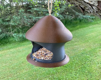 Rustic Retreat Mushroom Bird Feeder