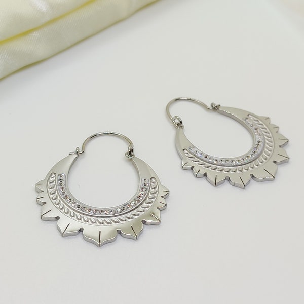 Flat ikita floral hoop earrings