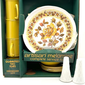 Mark VI Melamine 70&#39;s Style Yellow Rose and Floral Dinnerware Set in Box