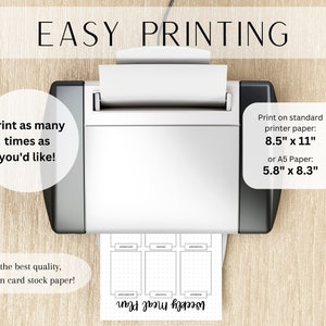 K&ouml;nnte beinhalten: Ein wei&szlig;er Drucker mit einem Blatt Papier, das herauskommt. Das Papier hat ein schwarz-wei&szlig;es Design. Der Text auf dem Papier lautet "myd jou hippon". Der Text auf dem Drucker lautet "EASY PRINTING". Der Text auf dem Drucker lautet auch "Drucken Sie so oft Sie m&ouml;chten!" und "F&uuml;r beste Qualit&auml;t, drucken Sie auf Kartonpapier!" Der Text auf der rechten Seite des Druckers lautet "Drucken Sie auf Standard-Druckerpapier: 8,5" x 11" oder A5 Papier: 5,8" x 8,3"
