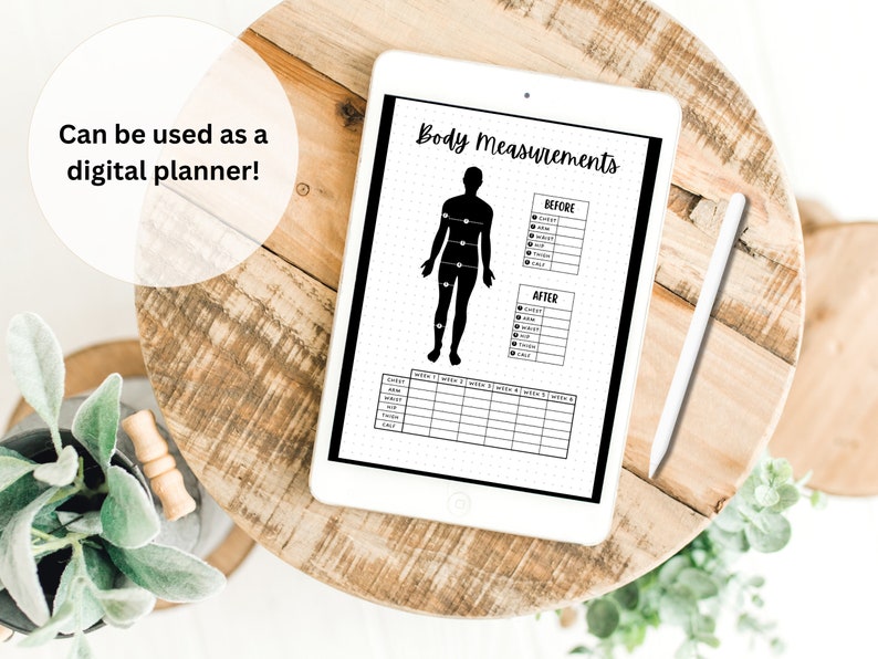 K&ouml;nnte beinhalten: Eine digitale Planervorlage auf einem Tablet mit einer schwarzen Silhouette einer Person und einem Raster zur Verfolgung von K&ouml;rperma&szlig;en. Die Vorlage enth&auml;lt Abschnitte f&uuml;r "Vorher" und "Nachher" Messungen, mit Kategorien f&uuml;r Brust, Taille, H&uuml;fte, Arm, Oberschenkel und Wade.