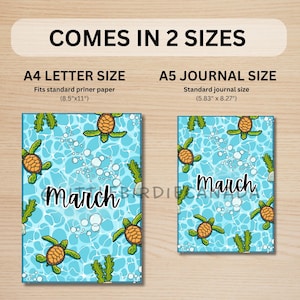 Op de afbeelding: Twee printbare ontwerpen voor een maart-kalender met een blauwe oceaanachtergrond met zeeschildpadden en bubbels. De ontwerpen zijn verkrijgbaar in twee formaten: 8,5 inch bij 11 inch en 5,83 inch bij 8,27 inch.