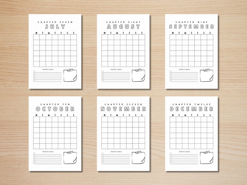 Puede incluir: Seis p&aacute;ginas de calendario imprimibles para julio a diciembre. Cada p&aacute;gina presenta el nombre del mes en negrita, una cuadr&iacute;cula para las entradas diarias y una secci&oacute;n para notas. Las p&aacute;ginas est&aacute;n dise&ntilde;adas para el bullet journaling y la planificaci&oacute;n.