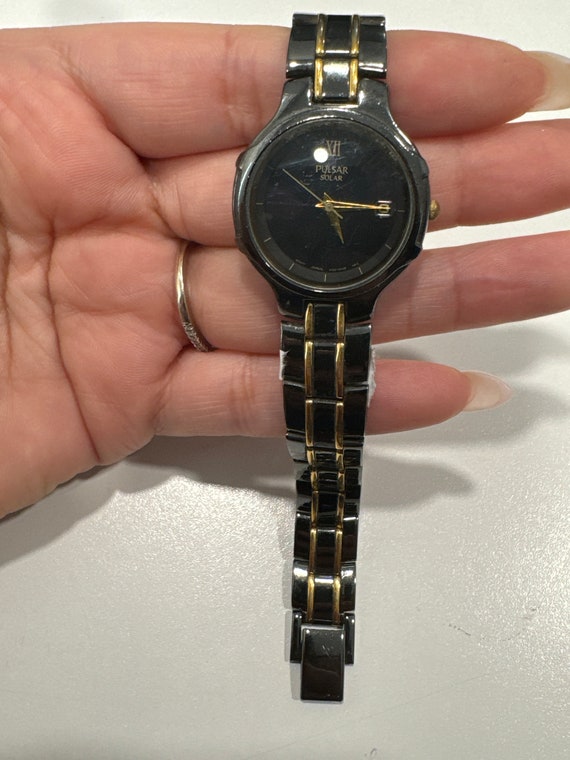 Vintage Seiko Pulsar Solar Power Black Dial Gold Tone Working Date D1
