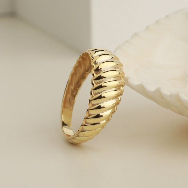 18K Gold Croissant Ring, Solid Gold Croissant Ring, 14K Twist Ring, 14CT Gold Signet Ring, Chunky Ring, Dome Ring, Minimalist Ring, Twisted