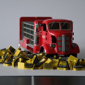 Danbury Mint 1938 GMC Coca Cola Cab Over Engine Delivery Truck 1:24 Scale DieCast