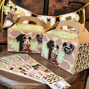 Micky safari inspired party favor box. Safari favor boxes. Micky Safari personalized boxes, mouse safari candy boxes.