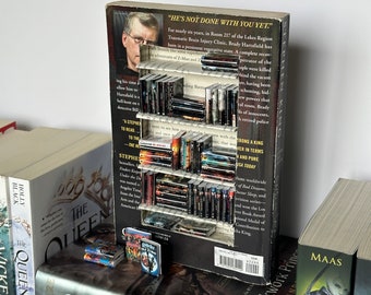 Personalisiertes Miniatur-Bücherregal, Geschenk für Buchliebhaber, Leser, handgefertigt, Miniaturbücher, Buch-Nook-Dekor, YA Fantasy, New Adult Fantasy