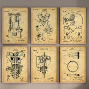 Peut inclure: Ensemble de six dessins de brevets vintage en noir et blanc pour un moteur à combustion interne. Les dessins sont sur fond beige et présentent des illustrations détaillées des composants du moteur.