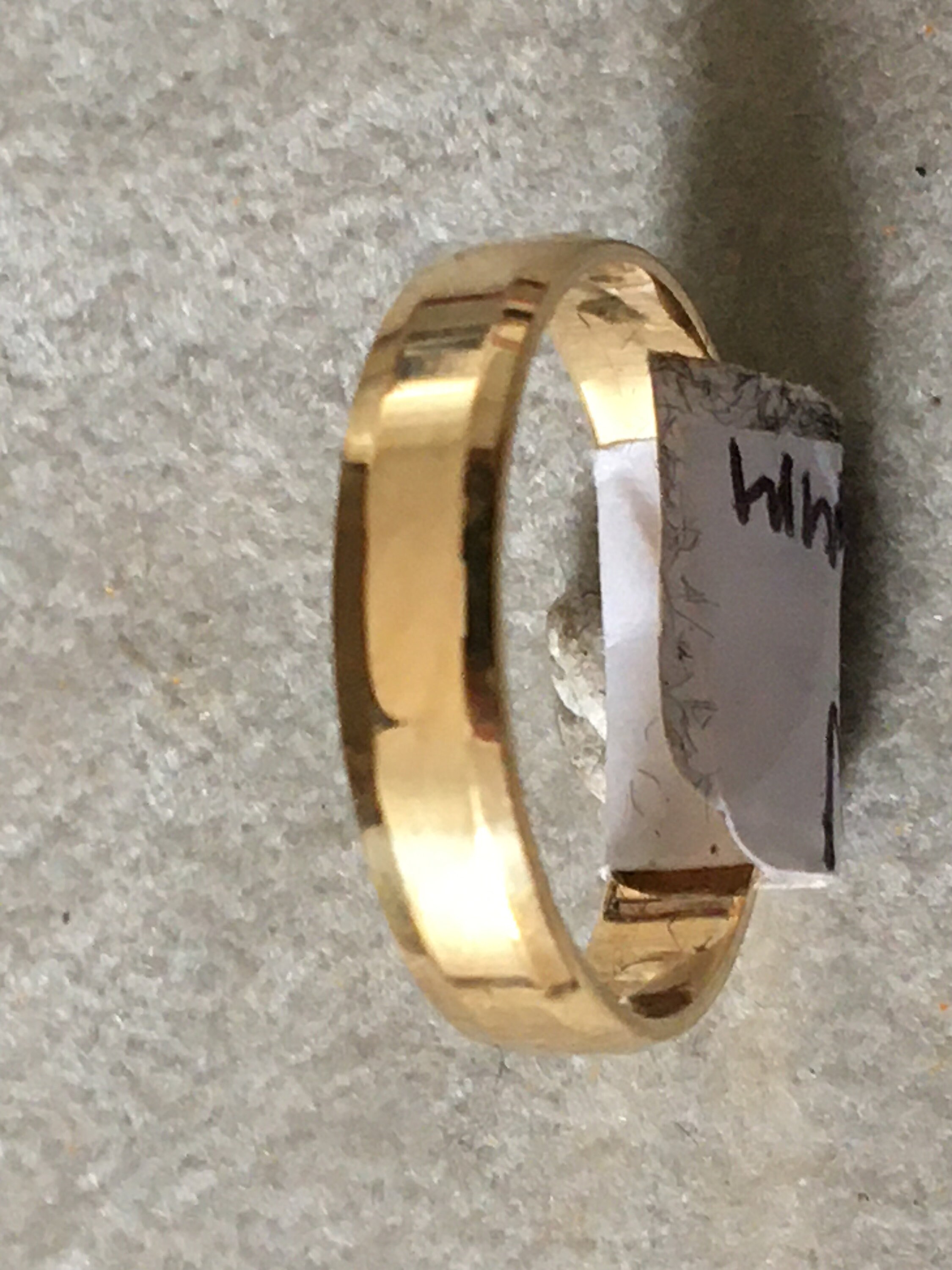 9ct Yellow Gold 4mm Bevelled Edge Wedding Band – Sizes J–T, UK Made, Certificate Included