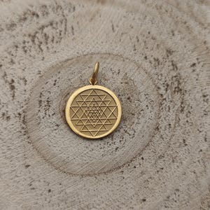 18k guld Sri Yantra halsband, guld Sri Yantra hänge, heliga smycken, skyddshänge, meditationsberlock