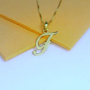 Collar con inicial de oro de 14 k, colgante minimalista con F, joyería con letras de oro personalizadas, regalo único para ella y para uso diario