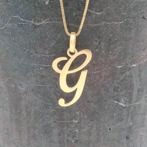 Collar con inicial de oro de 14 k, colgante minimalista G, joyería con letra de oro personalizada, regalo único para ella y para uso diario