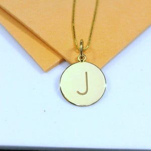 Collar con inicial de oro de 14 k, colgante minimalista con J, joyería con letras de oro personalizadas, regalo único para ella y para uso diario