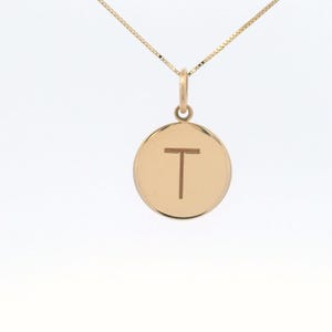 Collar con inicial de oro de 14 k, colgante minimalista con T, joyería con letras de oro personalizadas, regalo único para ella y para uso diario