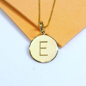 Collar con inicial de oro de 14 k, colgante minimalista con letra E, joyería personalizada con letras de oro, regalo único para ella y para uso diario