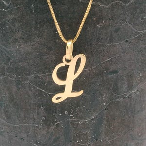 Collar con inicial de oro de 14 k, colgante minimalista con L, joyería con letras de oro personalizadas, regalo único para ella y para uso diario
