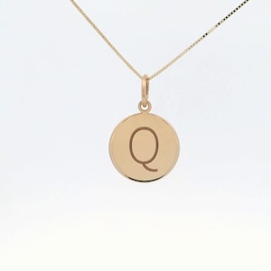 Collar con inicial de oro de 14 k, colgante minimalista con Q, joyería con letras de oro personalizadas, regalo único para ella y para uso diario