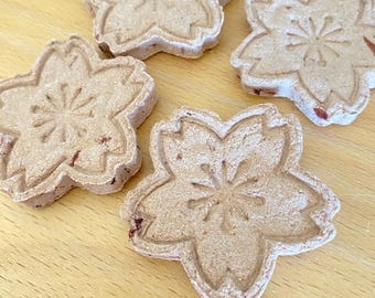 Flores de cerezo / Preelaboradas / Listas para enviar / Golosinas para conejos / Golosinas para mascotas pequeñas / A base de avena / Totalmente orgánicas y naturales