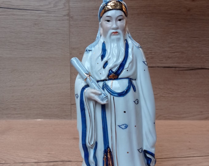 Statuette of the Chinese God of Longevity Fu Xing in Vintage Porcelain