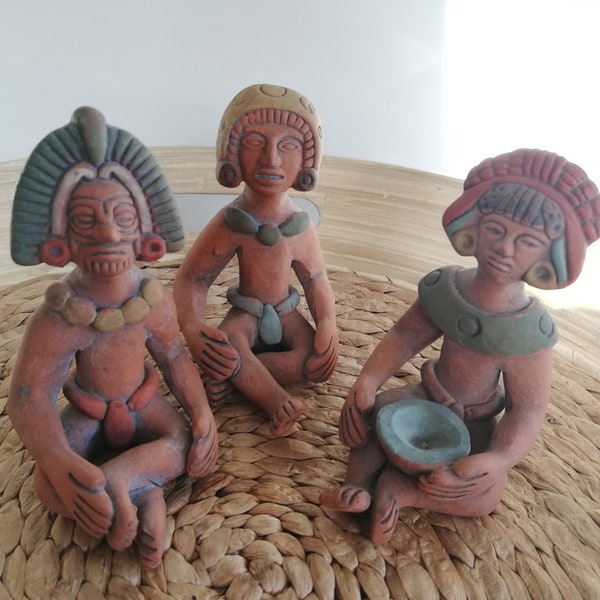 3 Figurines pré colombiennes en terre cuite, provenance Mexique, Artisanat Mexicain