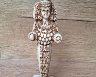 Figure of the goddess Artemis in Ephesus. Goddess of fertility, ancient sculpture, Greece, Rome, Türkiye