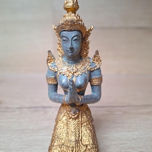 Figurine Ange Triste Sur Genou - 37 Cm En Pierre Résistante Au Gel, Décoration De Tombe élégante Et Durable