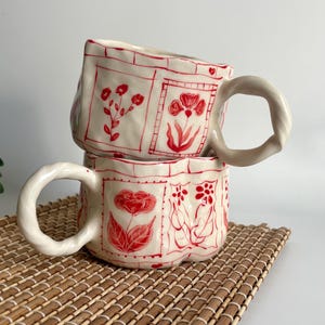 Tasse en céramique faite main floral rouge en forme de coeur - Cadeau parfait pour la Saint-Valentin rustique peint à la main - Cartes de tarot Bloom - Design unique