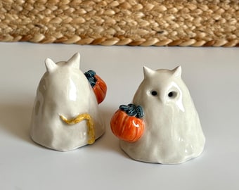 Handmade Ceramic Cat Ghost with Pumpkin Basket, Unique Miniature Pottery Halloween Decor, Minimal Handmade Cute Ornament Incense Burner Gift